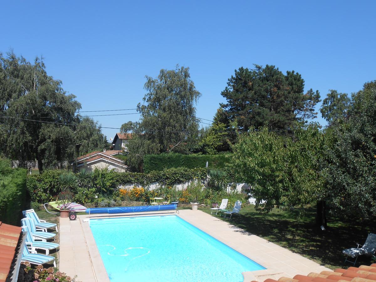 Le Relais Du Grand Logis Bed & Breakfast Civrieux Exterior foto