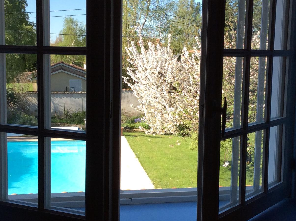 Le Relais Du Grand Logis Bed & Breakfast Civrieux Exterior foto