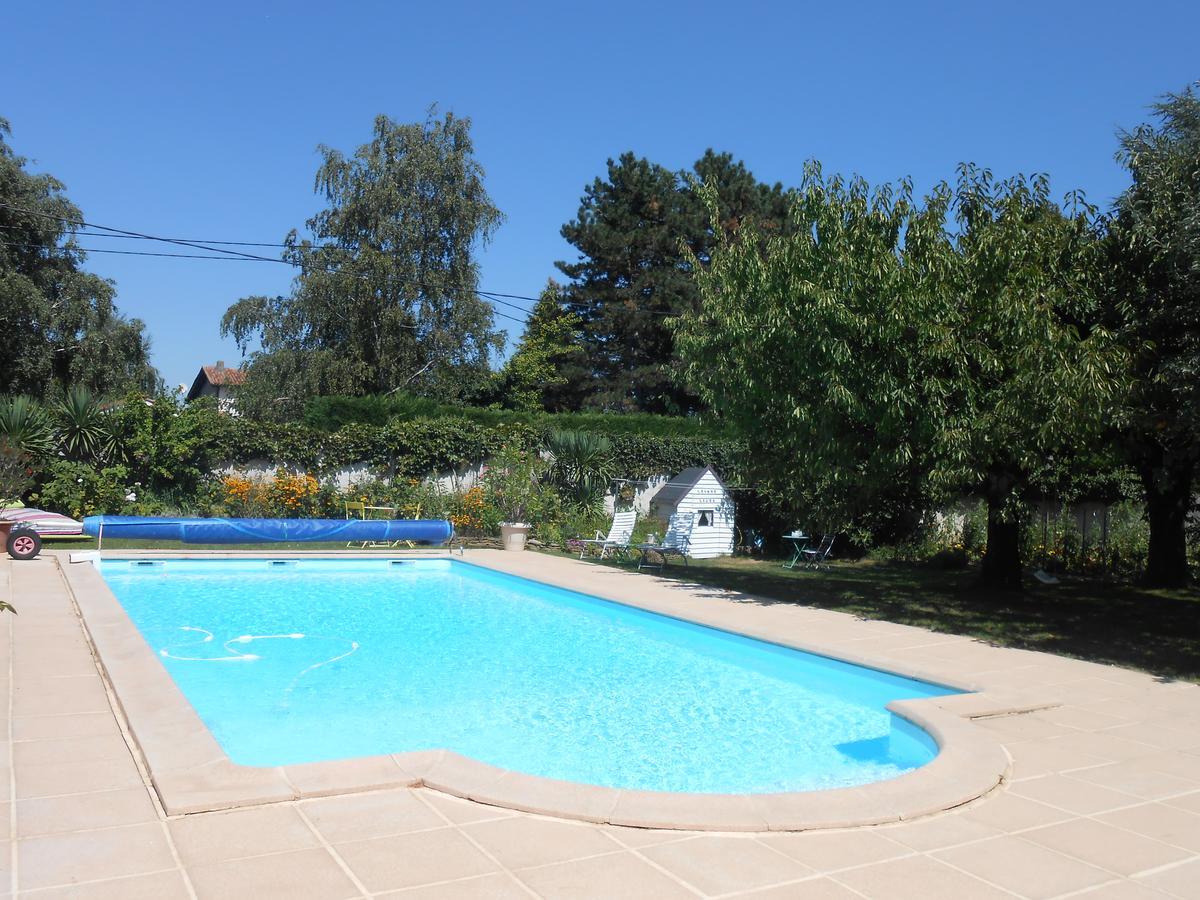 Le Relais Du Grand Logis Bed & Breakfast Civrieux Exterior foto