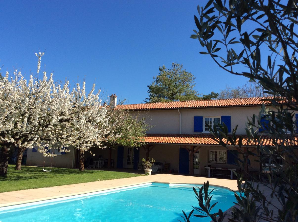 Le Relais Du Grand Logis Bed & Breakfast Civrieux Exterior foto