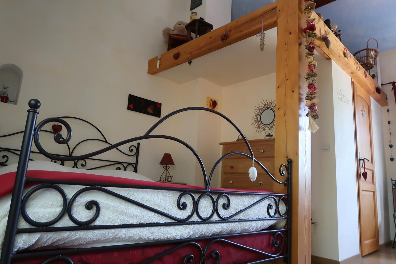 Le Relais Du Grand Logis Bed & Breakfast Civrieux Exterior foto