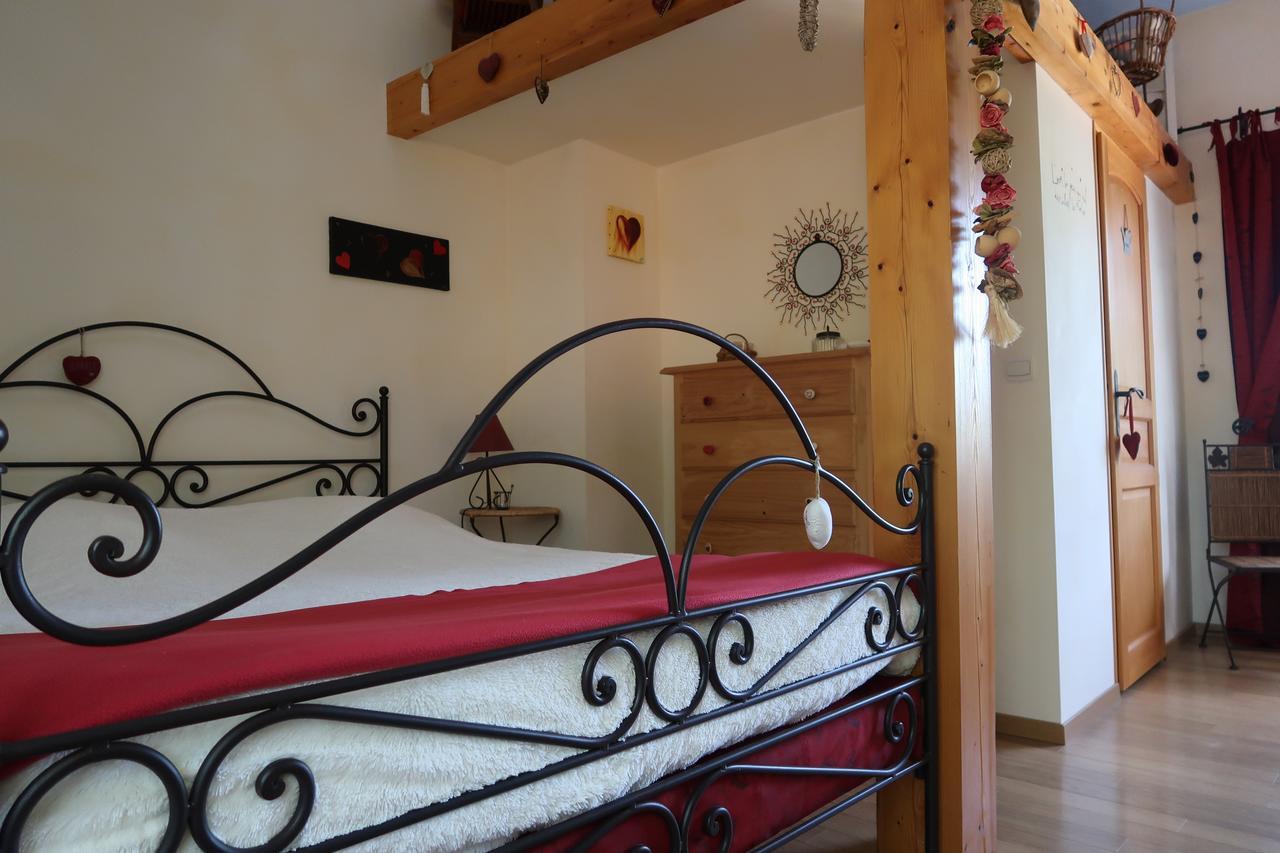 Le Relais Du Grand Logis Bed & Breakfast Civrieux Exterior foto